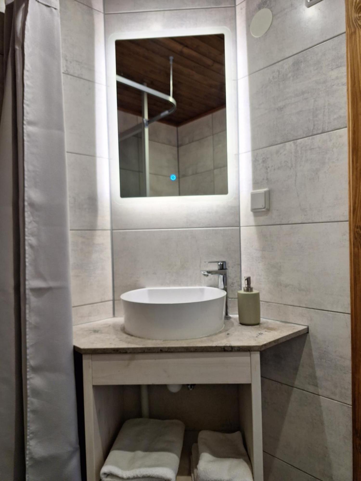 Kraavi Guest Hostel Kuressaare Eksteriør bilde
