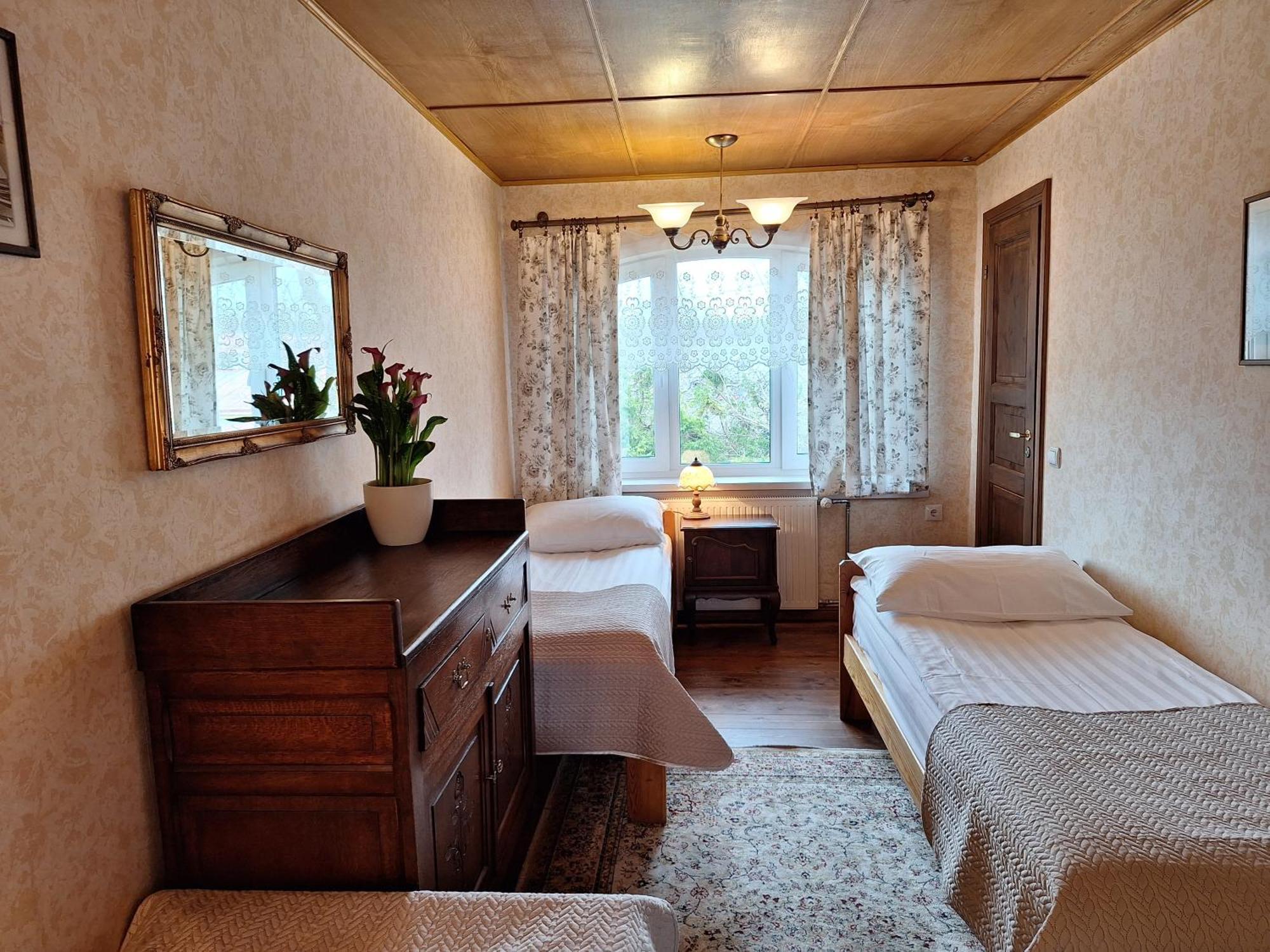 Kraavi Guest Hostel Kuressaare Eksteriør bilde